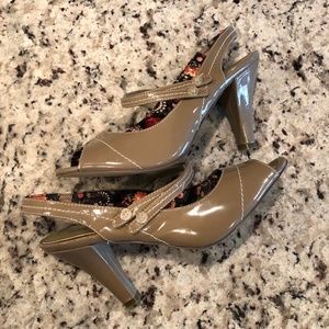 $ Madden Girl Nude Peep Toe Sandal Heels Size 8